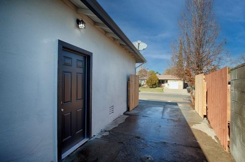 4052 Cornelia Way, North Highlands CA  95660-4452 exterior