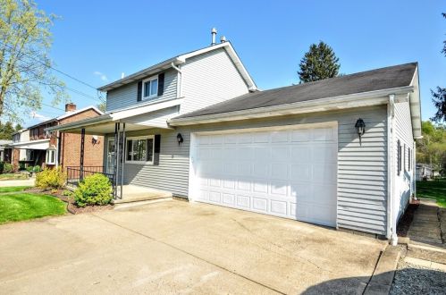 3690 Finleyville Elrama Rd, Finleyville, PA 15332-3032