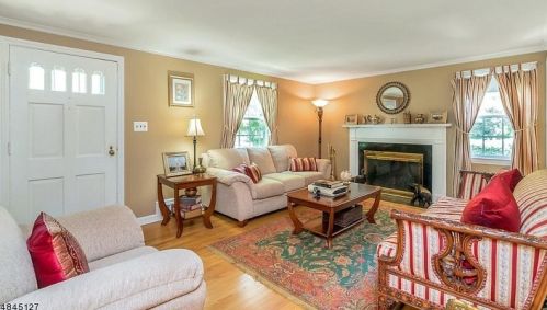 6 River Bend Rd, Berkeley Heights NJ  07922-1813 exterior