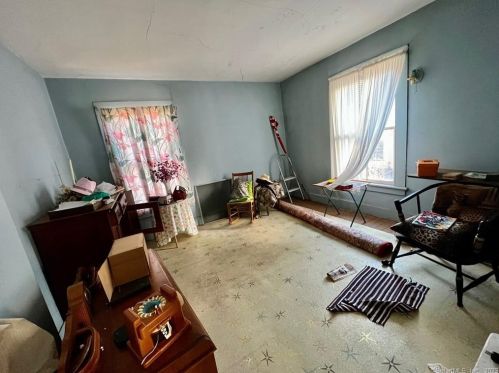 61 Maple St, Litchfield CT  06759-3101 exterior