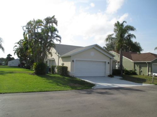 64 Paxford Ln, Boynton Beach, FL 33426-7627