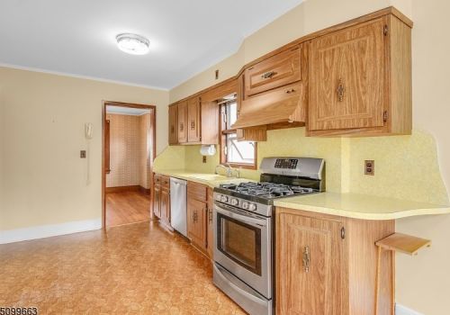23 Stanford Pl, Montclair NJ  07042-5009 exterior