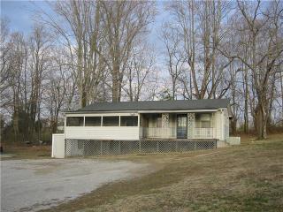 1676 Woodbury Hwy, Manchester, TN 37355-3152