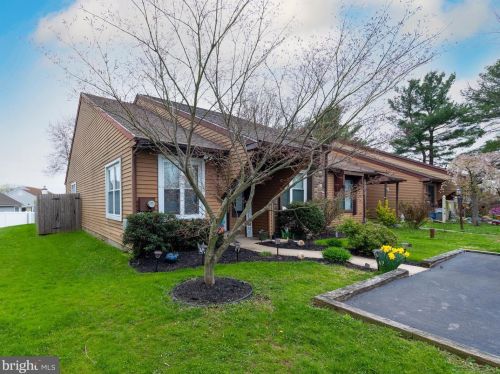 219 Stoneybrook Ct, Langhorne, PA 19047-1014