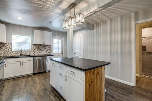 1003 Poindexter Ave, Cleburne TX 76033-4358 exterior