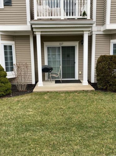 117 Kenneth Ct, Amityville, NY 11701-1557