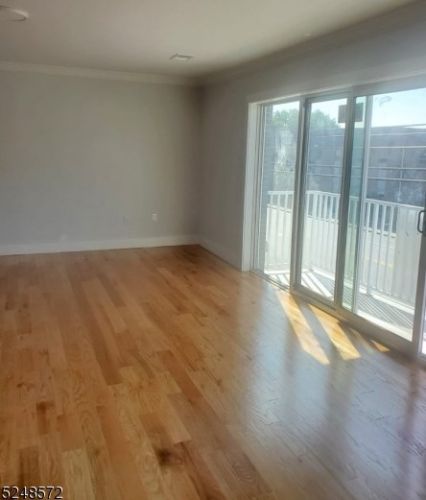 60 Westfield Ave, Clark NJ  07066-3225 exterior