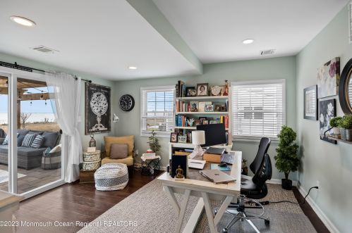 1600 Bch Blvd, Lacey NJ  08731-5031 exterior