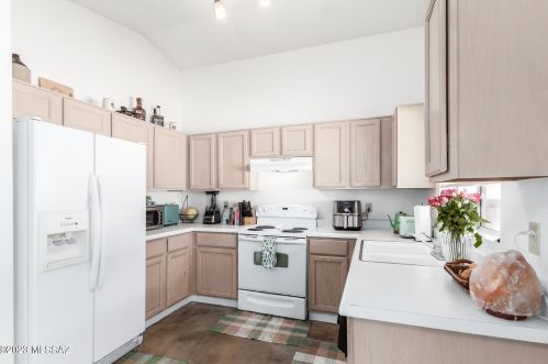 8845 Apple Tree Dr, Tucson AZ  85730-4660 exterior