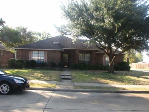 1600 Palisades Dr, Carrollton, TX 75007-5043