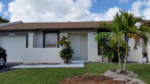 15669 Bottlebrush Cir, Delray Beach FL  33484-5512 exterior