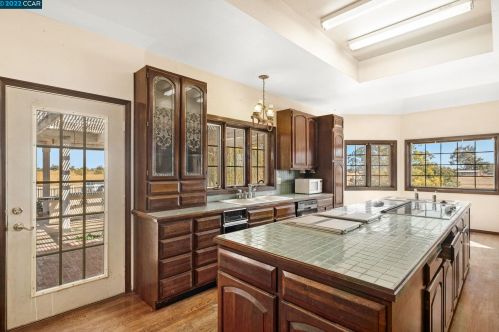 1900 Tule Ln, Oakley CA  94561-5088 exterior