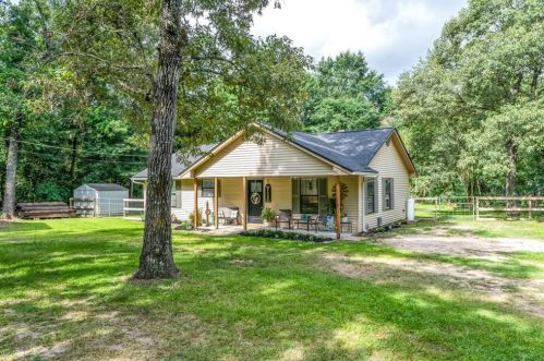 10804 Foxfire Dr, Plantersville, TX 77363-7814