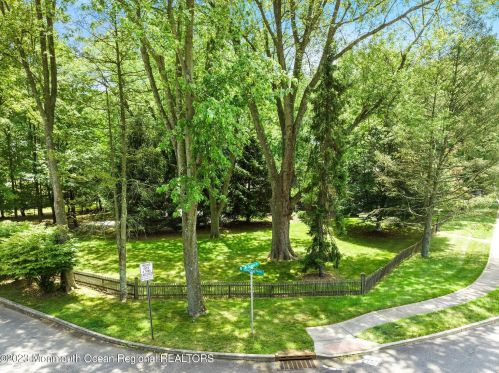 904 Sycamore Ave, Tinton Falls NJ 07724-3132 exterior