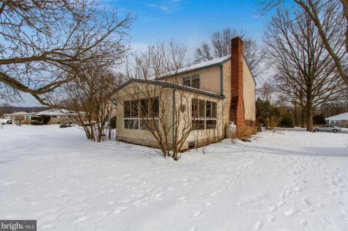 1199 Crestwood Dr, Pottstown PA 19464-2931 exterior