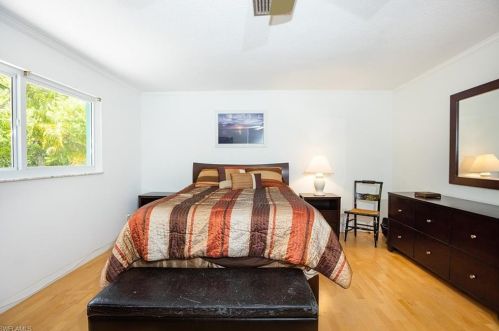 1371 Tahiti Dr, Sanibel FL  33957-2613 exterior