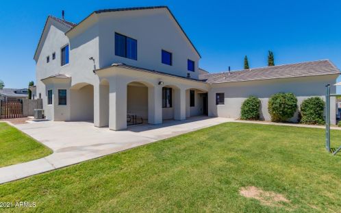 2710 Cattle Dr, Gilbert AZ  85297-8116 exterior