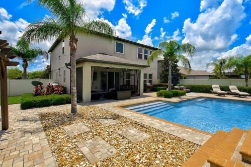 1669 Feather Grass Loop, Lutz FL  33558-2802 exterior