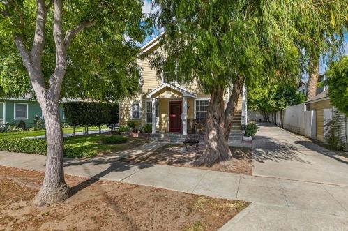 275 Center St, Orange, CA 92866-1503