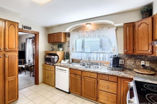 21 Byron Ave, Ansonia, CT 06401-1301