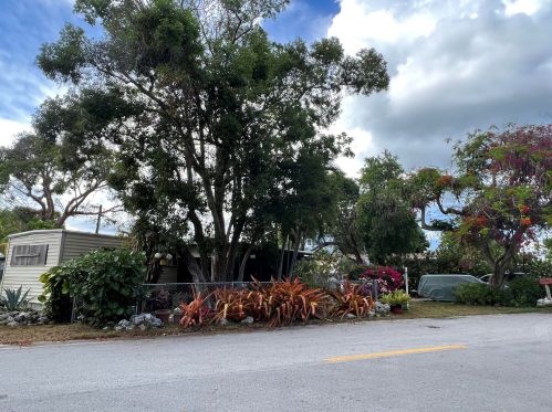 702 Largo Rd, Key Largo, FL 33037-3015