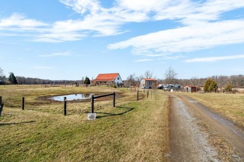 11 Fairgrounds Rd, Stoneboro, PA 16153-2801