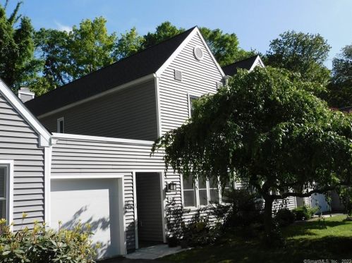 20 Twin Lakes Rd, North Branford, CT 06471-1286