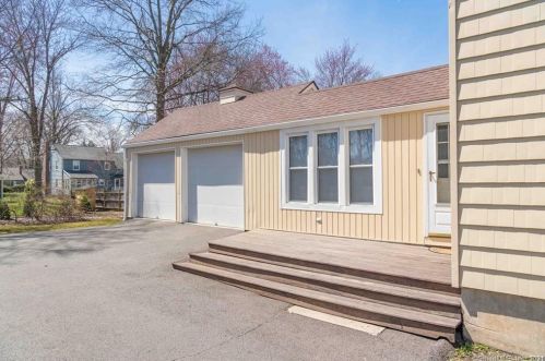 1783 Asylum Ave, Hartford CT  06117-2601 exterior