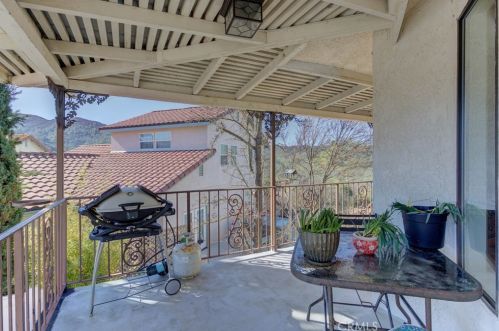 5089 Meadow Lark Ln, Lake Nacimiento CA  93446-4261 exterior