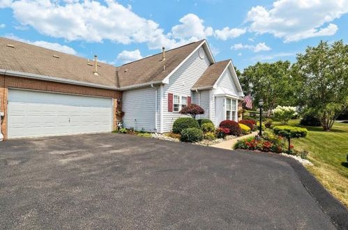 6218 Oyster Bay Ct, Bridgeville, PA 15017-3469