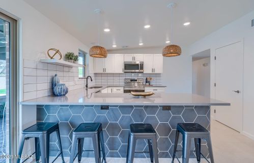 8901 Mcclellan St, Tucson AZ  85710-4420 exterior