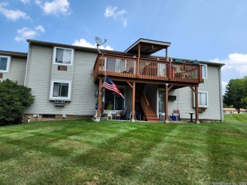 43 Carillon Dr, Rocky Hill, CT 06067-2542