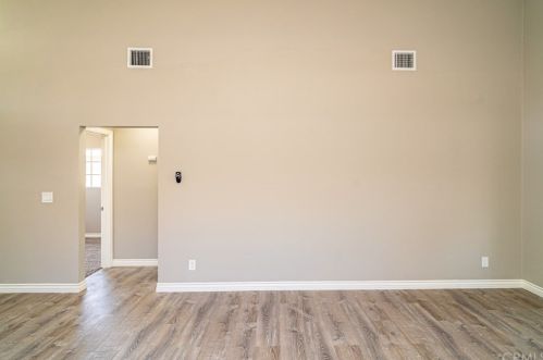 5477 Myrtle Ave, Long Beach CA 90807-2440 exterior