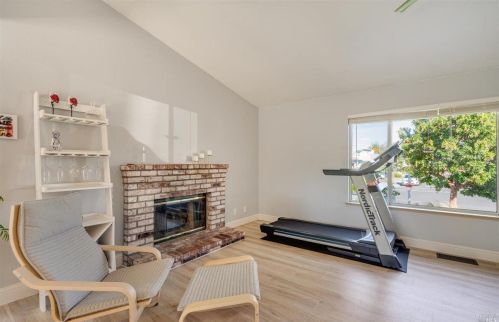 144 Fulton Pl, Windsor CA  95492-9474 exterior