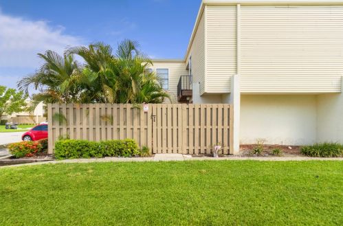 1520 Shaker Cir, West Palm Beach FL  33414-5735 exterior