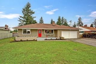 10636 Rainier Ave, Lakewood, WA 98499-4764