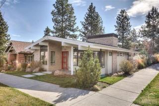 2495 Crossing Dr, Bend, OR 97701-7084