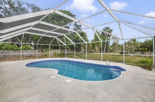2920 Tropical Trl, Merritt Island FL  32953-8212 exterior