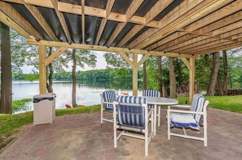 22 Lower Camp Rd, Northwood NH  03261-4340 exterior