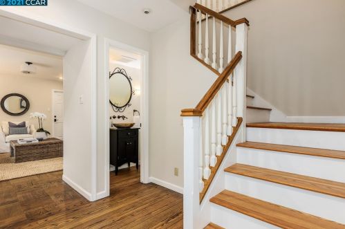 7 Calvin Ct, Orinda CA  94563-3604 exterior