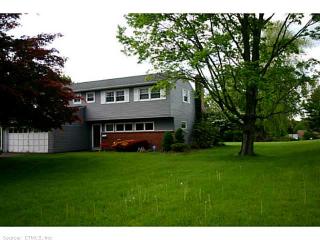11 Craigmore Rd, Bloomfield, CT 06002-2508