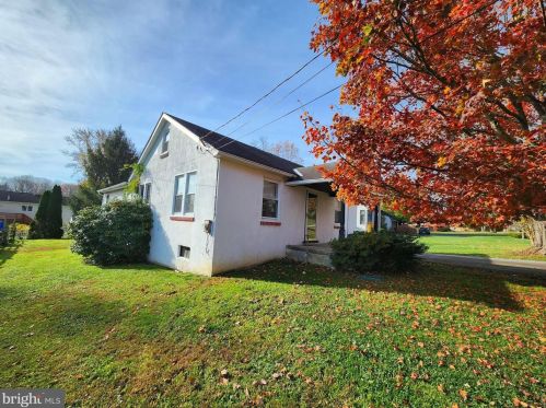 3706 Humpton Rd, Downingtown PA  19335-2126 exterior