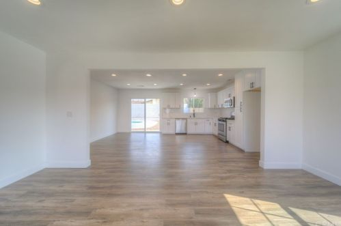 540 Victoria St, Rialto CA  92376-5231 exterior