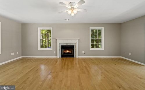 8819 Clinton Dr, Nokesville VA  20181-3205 exterior