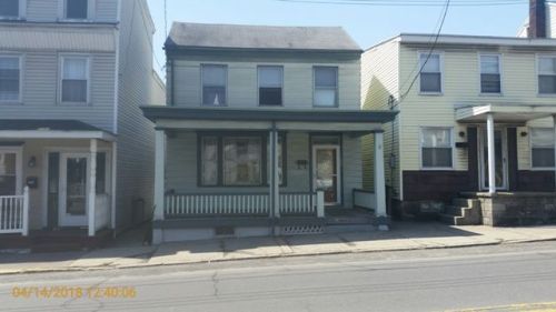 109 Market St, Port Carbon, PA 17965-1317