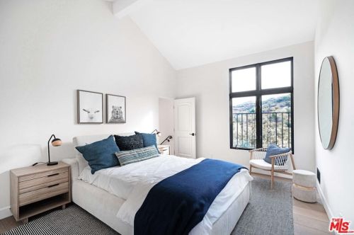 3170 Santa Maria Rd, Topanga CA  90290-4307 exterior