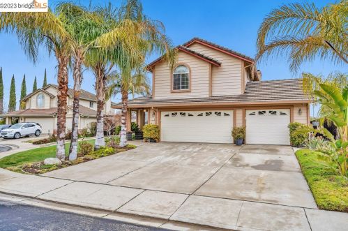 1554 Larkspur Ct, Oakley, CA 94561-2655
