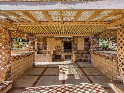 27509 Boston Dr, Menifee CA  92586-2105 exterior