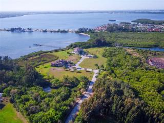 9815 2nd Ter, Bradenton, FL 34209