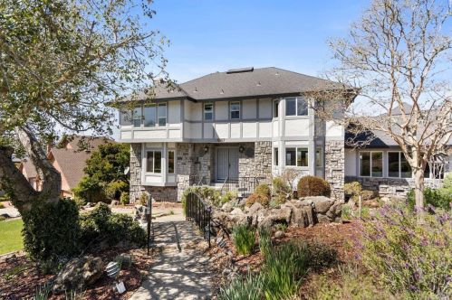 4747 Woodview Dr, Santa Rosa, CA 95405-8754
